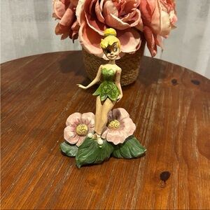 Disney Showcase Tinkerbell Flower Fairy Figurine